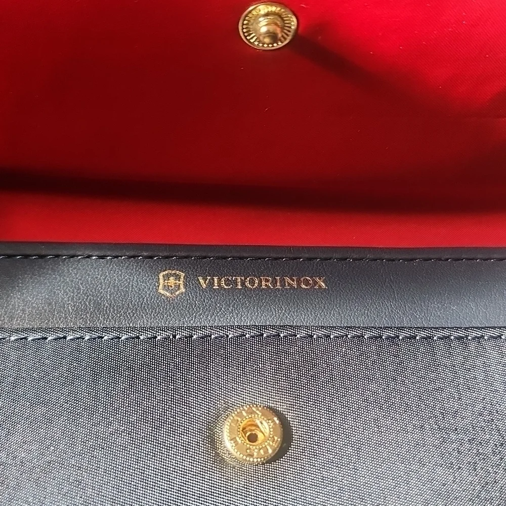 Victorinox Victoria 2.0 clutch,  dark blue